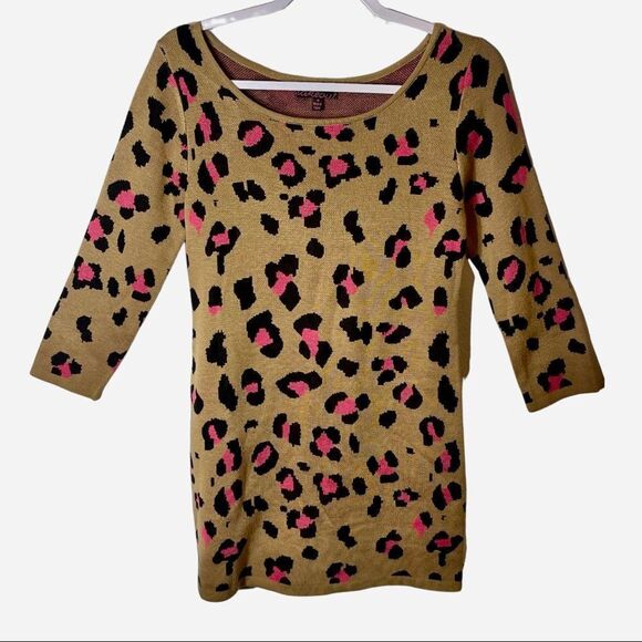 Takeout Dresses & Skirts - Takeout || Tan Cheetah Print Sweater Dress || Medium